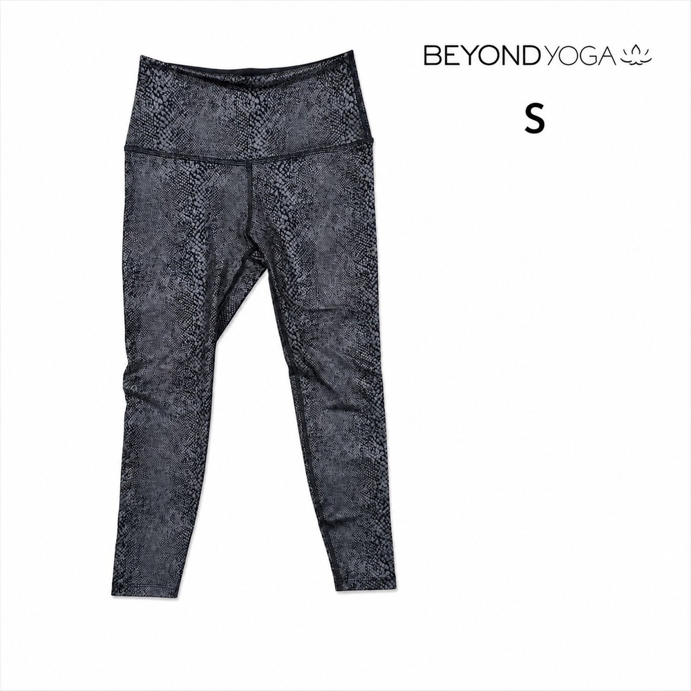 Beyond Yoga Snake Print Cropped Leggings Womens Small Black Gray High Rise Yoga